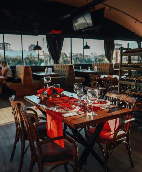 Services Dambar & Steak House Kingman